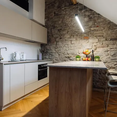 Hestia Barons Apartment